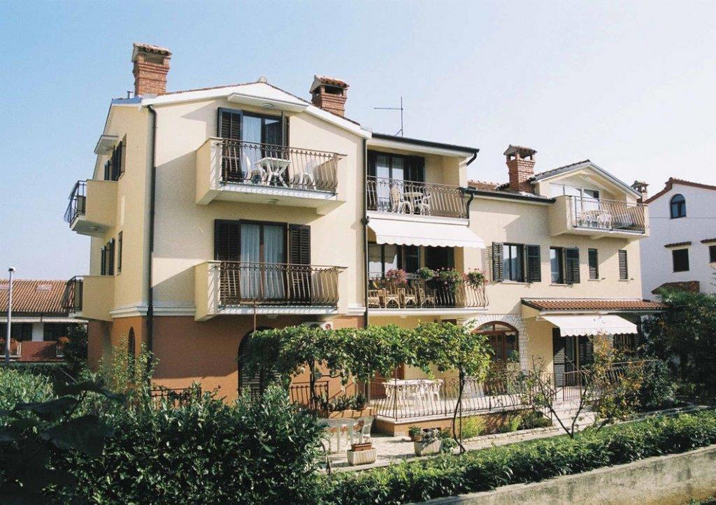 רוביני Apartments Alice מראה חיצוני תמונה