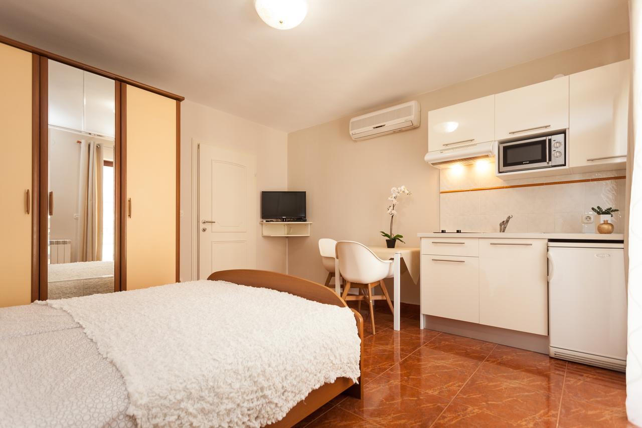 רוביני Apartments Alice מראה חיצוני תמונה